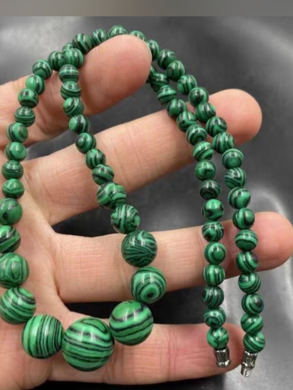 Vintage Necklace Natural Green Malachite Graduated Beaded Healing Necklace - Picture 2 of 13